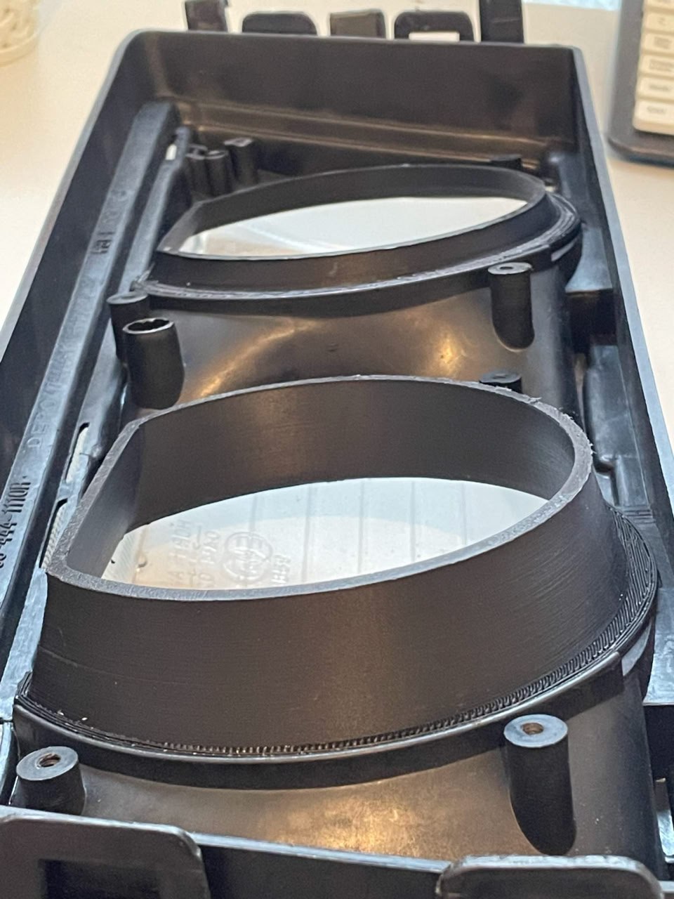 Адаптеры для установки ксенона HID в фары BMW E36 (H1) — 3D-печать, освещение, ракурс 4 из 5