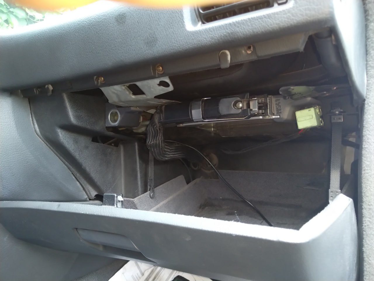Держатель ЭБУ в бардачок BMW E30 (swap M52 / S52)