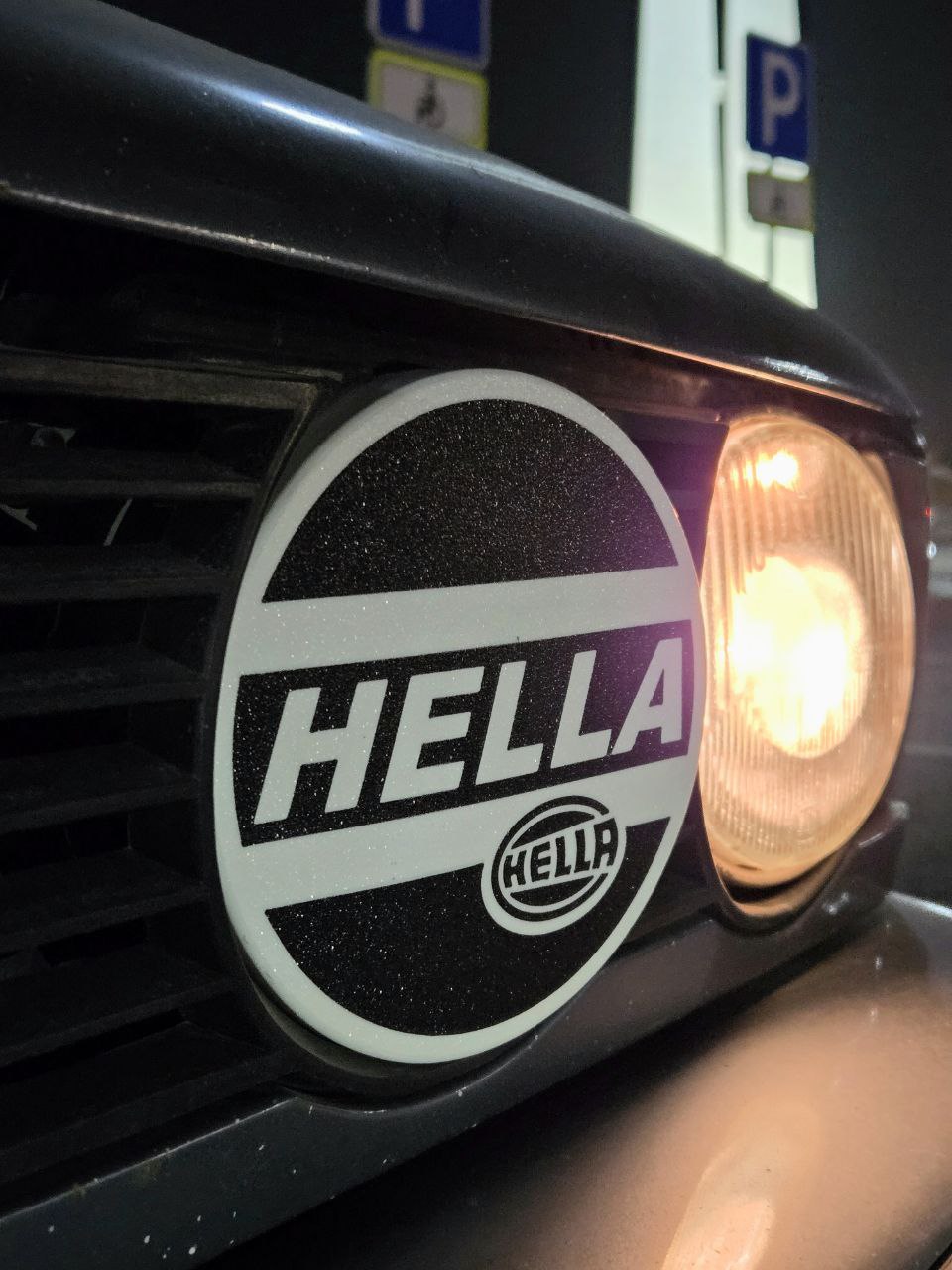 Крышки фар Hella для BMW E30 / E34 / E28 / E32 — 3D-печать, освещение, ракурс 3 из 5