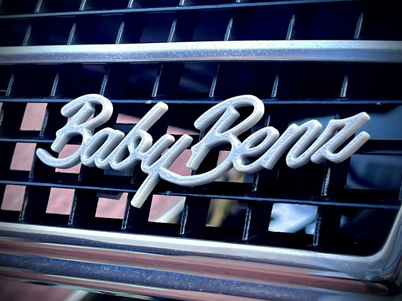 Надпись Baby Benz для решётки радиатора Mercedes-Benz W201
