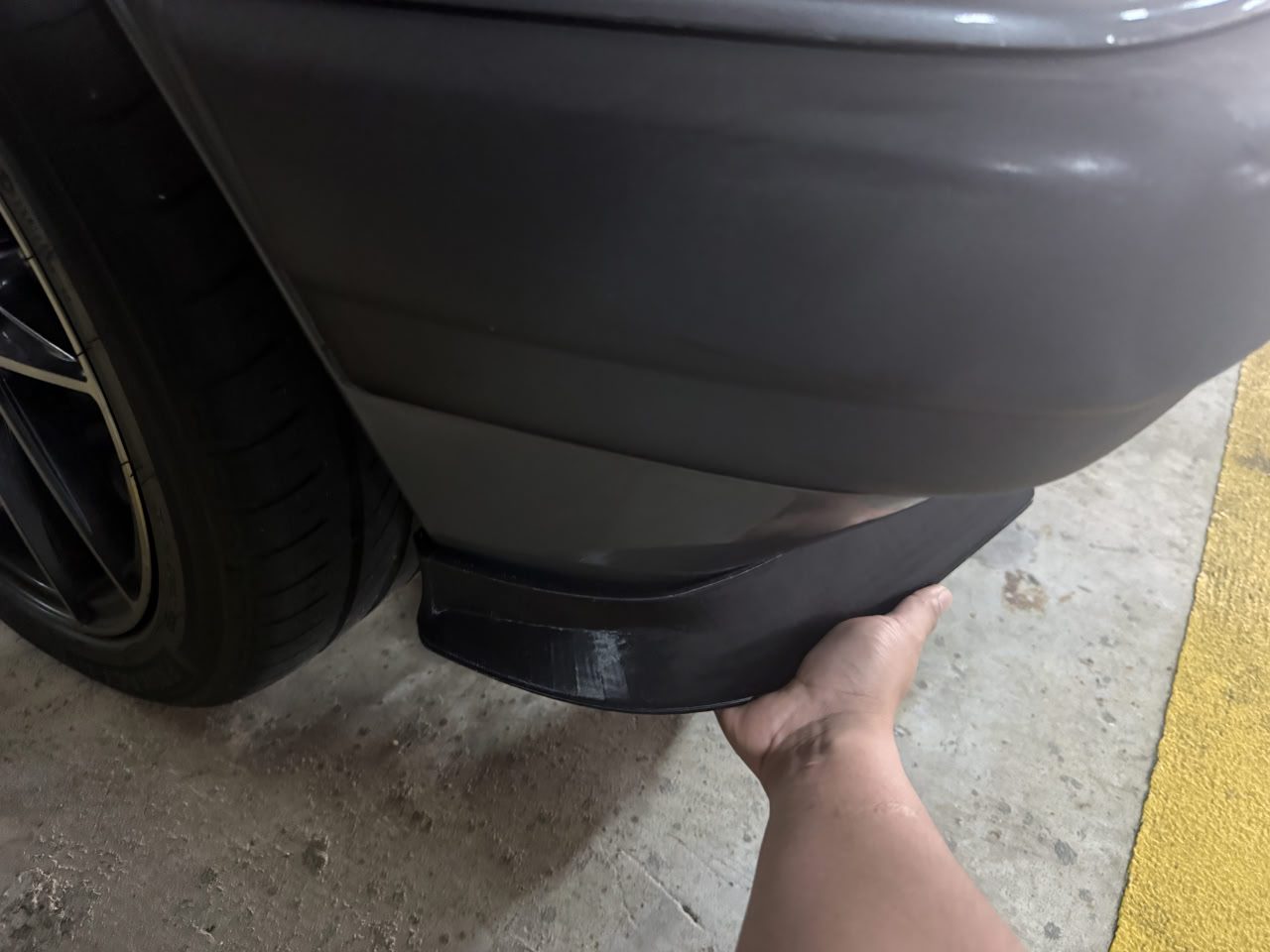 Передняя губа в стиле AMG для Mercedes-Benz 190E (W201)