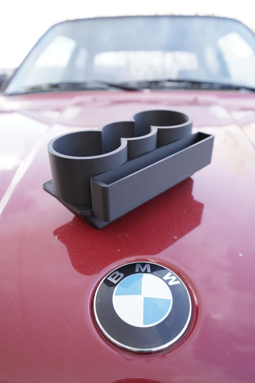 Подстаканник с отсеком для телефона BMW E30 — 3D-печать, салон, ракурс 4 из 4