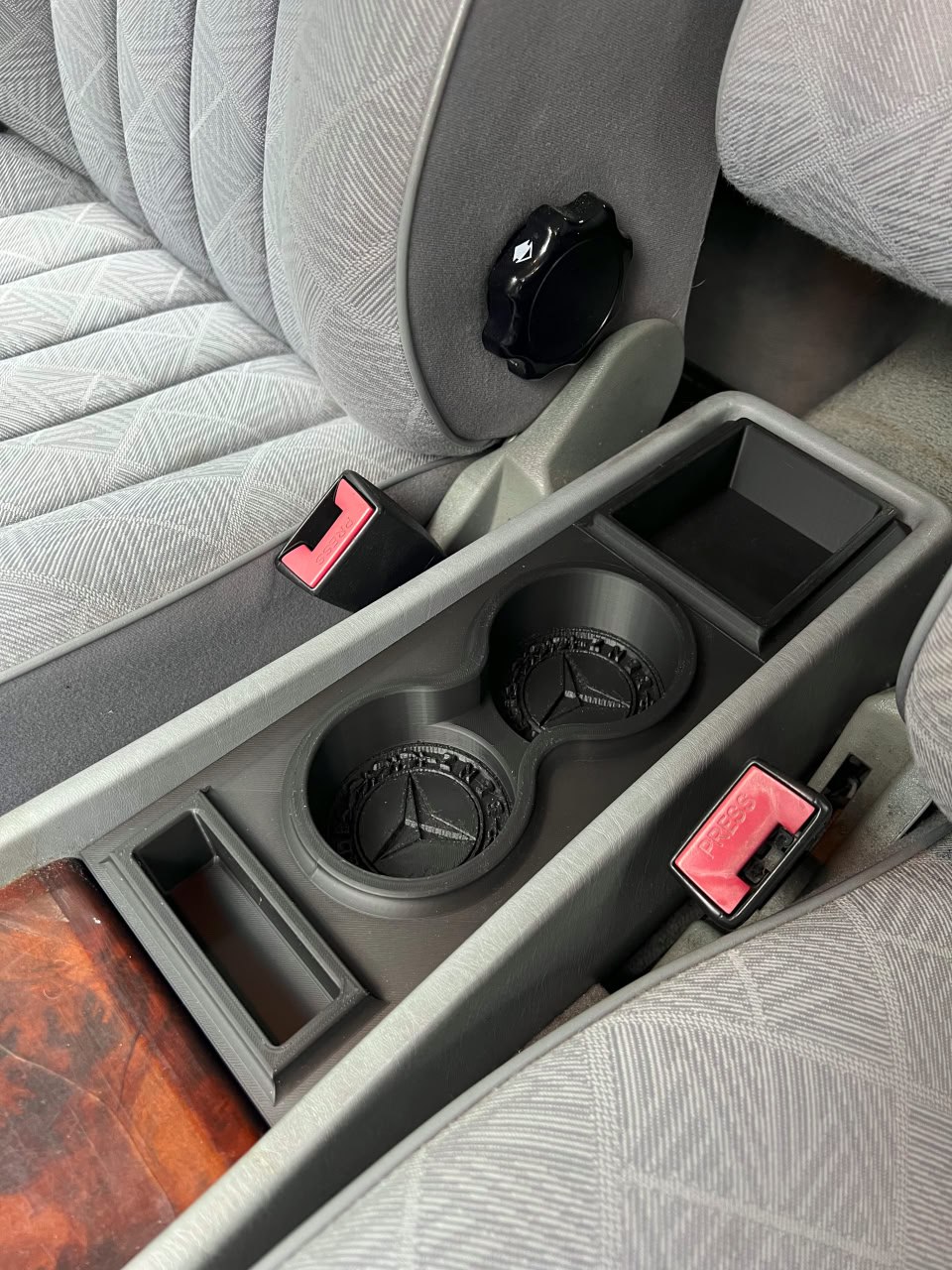 Подстаканник W124 — 3D-печать, салон, ракурс 3 из 3