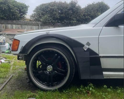 Полный комплект расширителей крыльев Evo II для Mercedes-Benz 190E (W201)