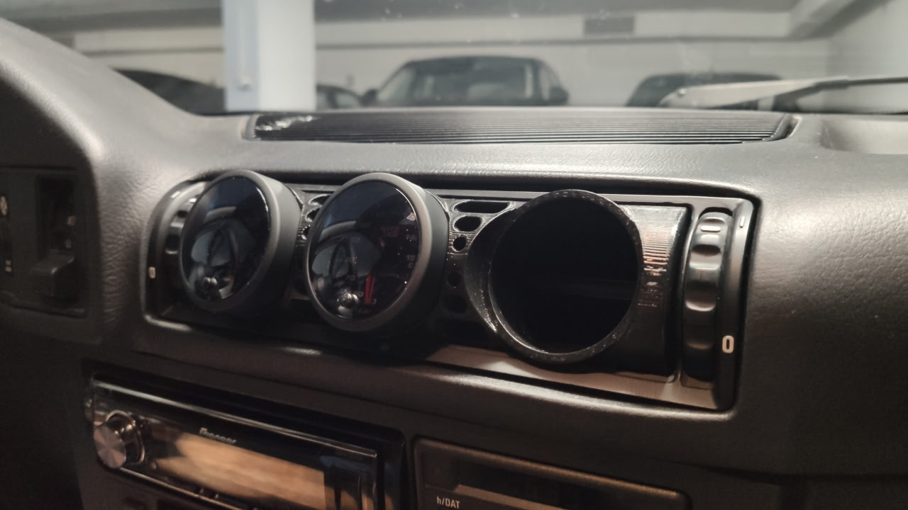 Тройной манометр для BMW E34 — 3D-печать, салон, ракурс 2 из 2