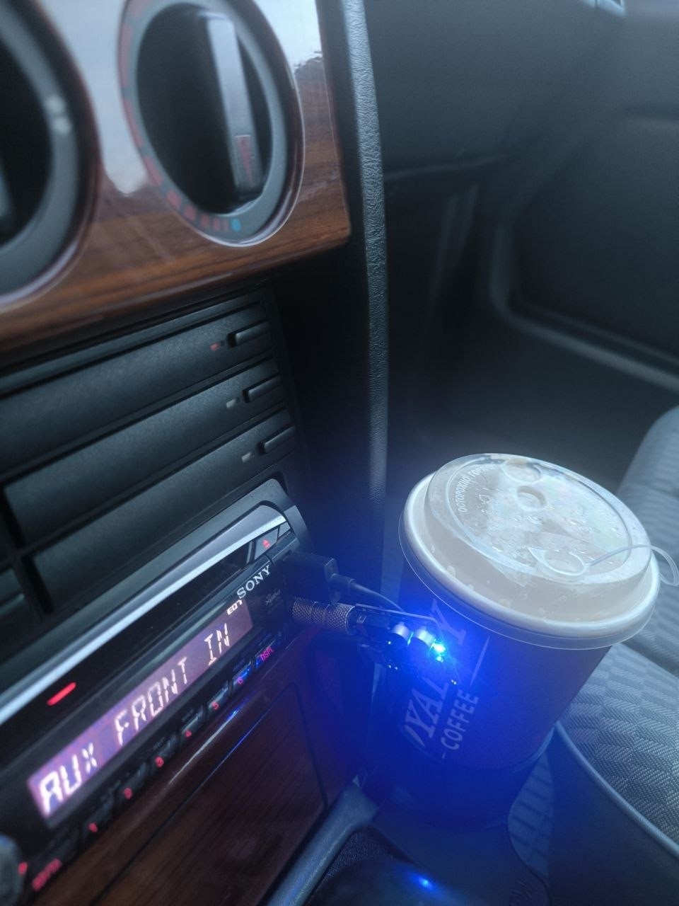 W201 боковой подстаканник — 3D-печать, салон, ракурс 2 из 8